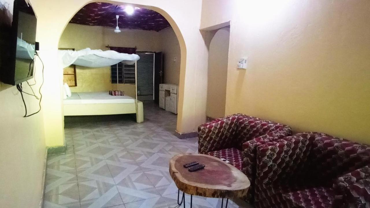 Baba Lao Hotel Малінді Екстер'єр фото
