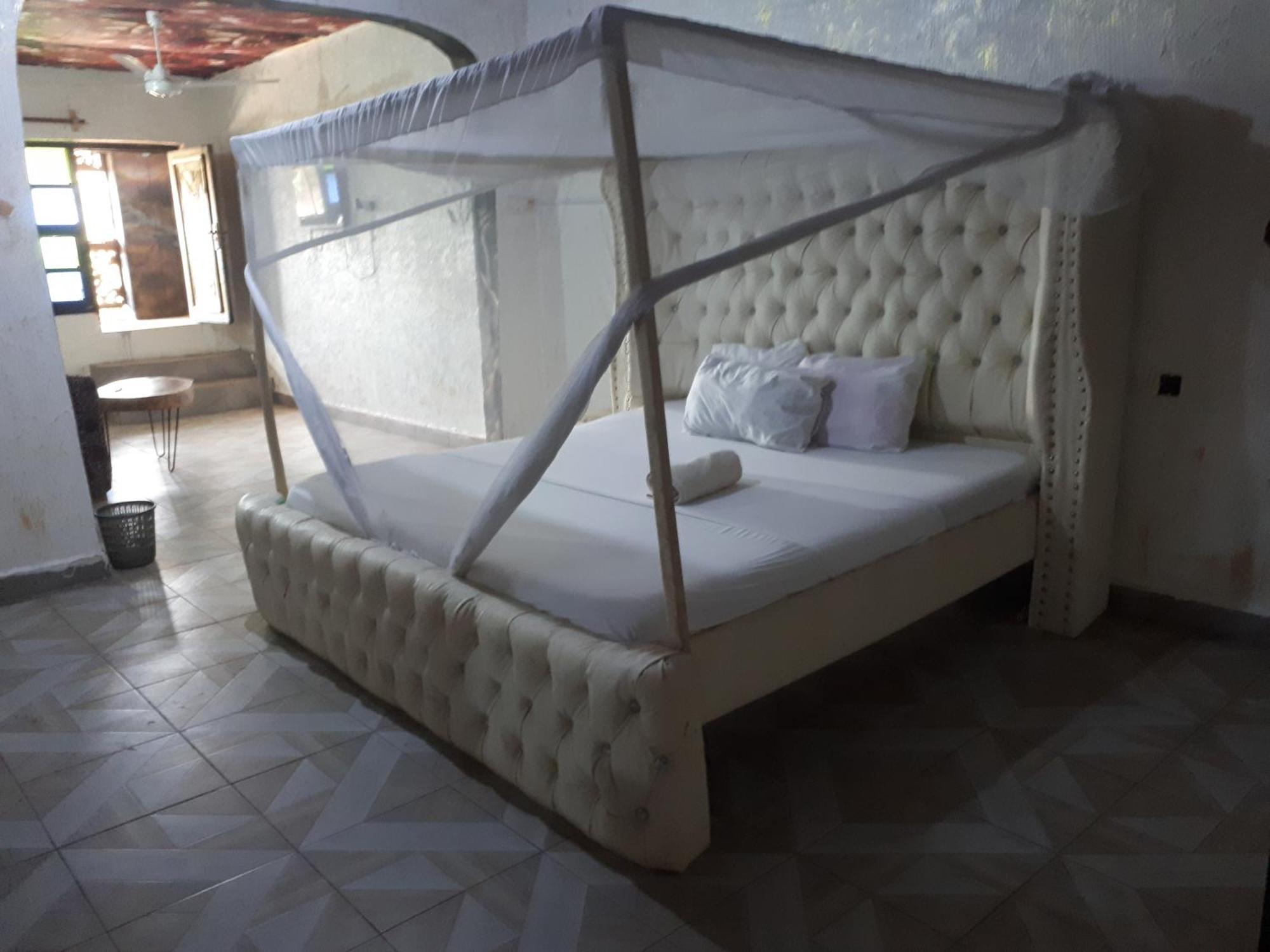Baba Lao Hotel Малінді Екстер'єр фото